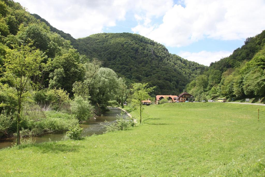 Guesthouse Villa Zelenjak Ventek Kumrovec Eksteriør billede